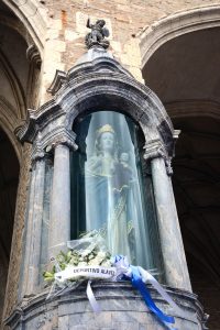 ofrenda, alaves, virgen blanca