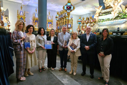 celebracion dia cofradia, presentacion libro procesion faroles