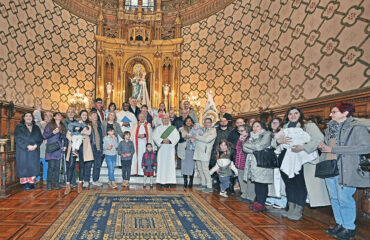 C.V.B.-CANDELAS-(1-FEB-2026)-285b foto familia, candelas, diploma, niños