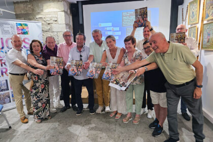 presentación, revista, hornacina, museo, faroles