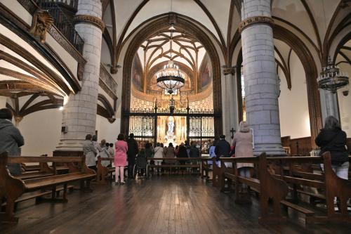 BLANCAS 2022 COFRADIA VIRGEN BLANCA