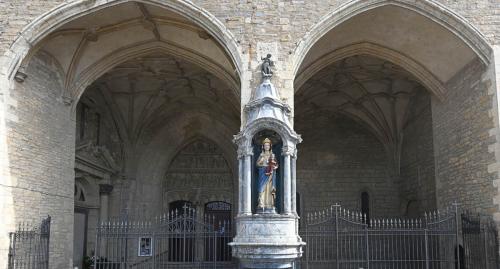 BLANCAS 2022 COFRADIA VIRGEN BLANCA